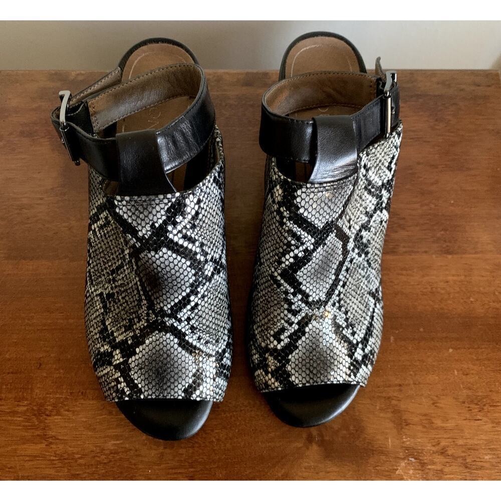 Vionic Kaia Leather Animal Print Peep Toe Mules Ankle Strap Chunky Heel Size 8.5 - Picture 15 of 15